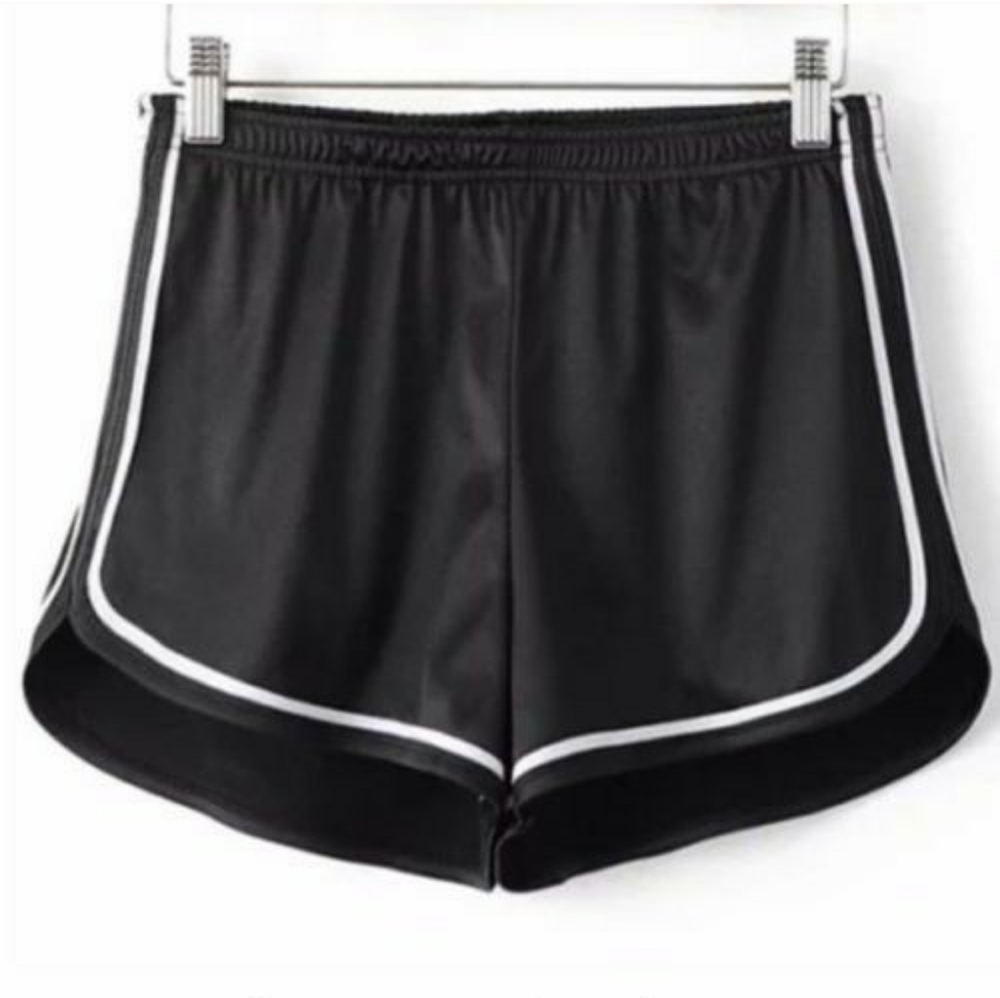 Shorts - Picture 2 of 4